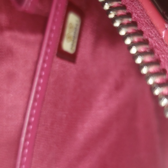 Chanel Quilted Patent Longwallet - Picture 10 of 15